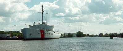 Icebreaker Mackinaw